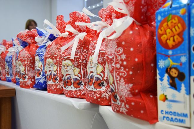 1050 ухтинских детей получили сладкие новогодние подарки